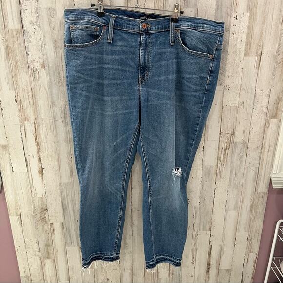 JCrew Mercantile Slim boyfriend jean with distressed details Frayed Hem L0871 - Picture 2 of 10